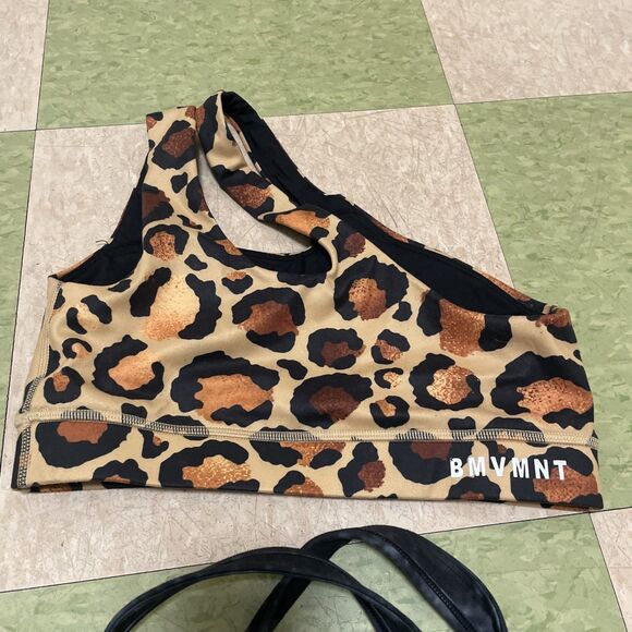 Lot Of 2 Sports Bra Buti Movement Yoga Tops Asymmetrical Straps Gray XS/S - Picture 3 of 7